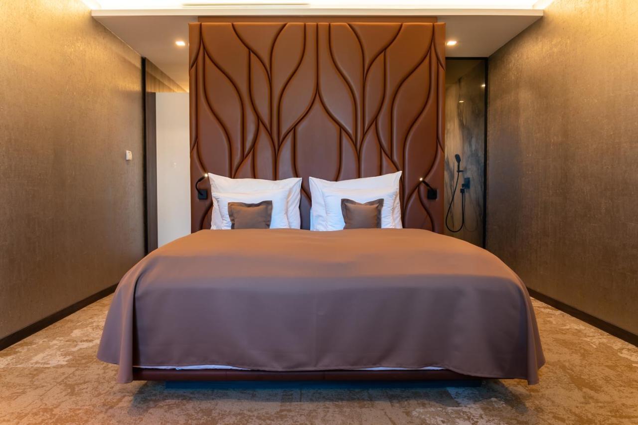 Theatre Hotel Оломоуц Екстер'єр фото