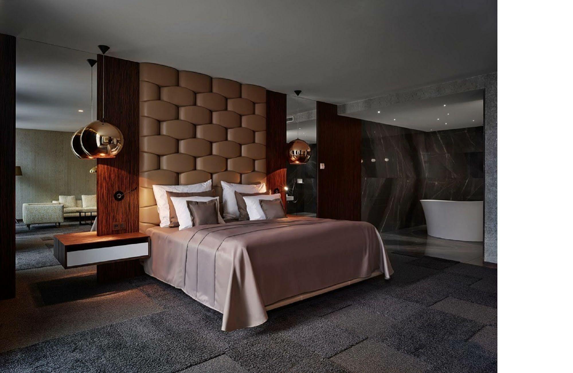 Theatre Hotel Оломоуц Екстер'єр фото